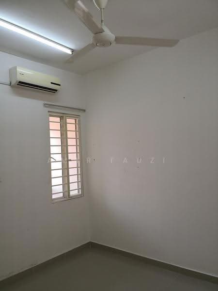 Rumah Teres 2-Tingkat untuk Disewa di Ampang Saujana (Ampang) - Amir Fauzi - BedRoom 1 - PropertyGuru.com.my