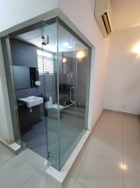 Kediaman Servis untuk Disewa di Tropez Residences - Cora Loh - Bathroom - PropertyGuru.com.my