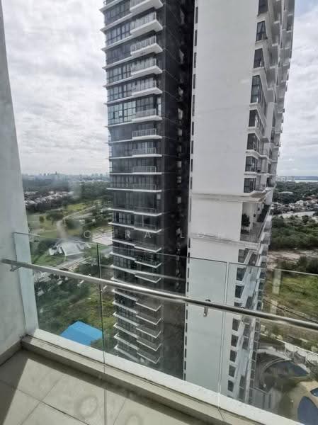 Kediaman Servis untuk Disewa di Tropez Residences - Cora Loh - Balcony - PropertyGuru.com.my