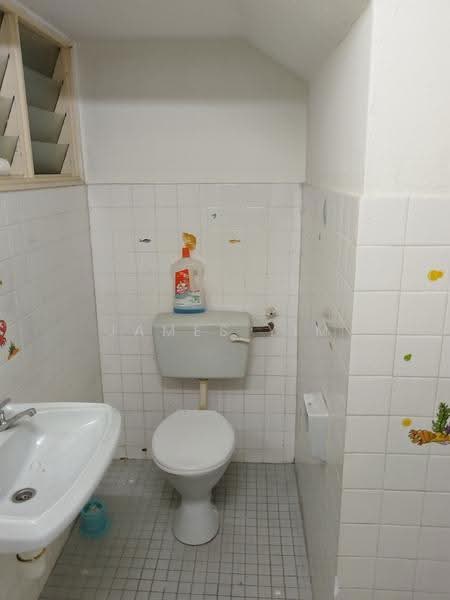 Rumah Teres 2-Tingkat untuk Dijual di Taman Mayang (Petaling Jaya) - James Yim - Bathroom - PropertyGuru.com.my