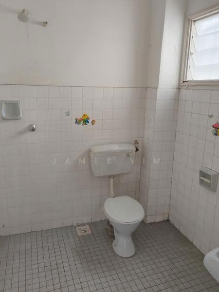 Rumah Teres 2-Tingkat untuk Dijual di Taman Mayang (Petaling Jaya) - James Yim - Bathroom - PropertyGuru.com.my