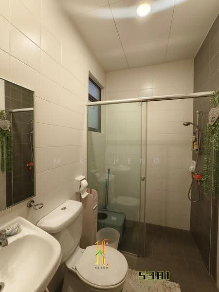 Semi-Detached House for Sale in Glenmarie Cove (Klang) - M.K. Heng - Bathroom - PropertyGuru.com.my