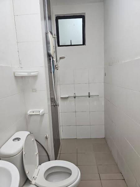 Kediaman Servis untuk Dijual di Jentayu Residensi @ Tampoi - Alanis Lee - Bathroom - PropertyGuru.com.my