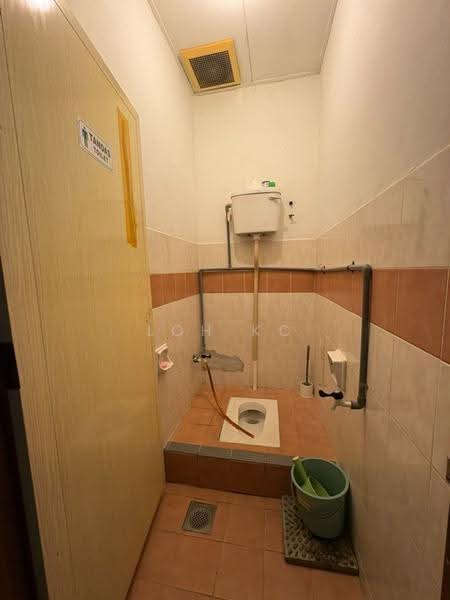 Shop for Rent in Taman Setiawangsa (Setiawangsa) - Loh KC - Bathroom - PropertyGuru.com.my