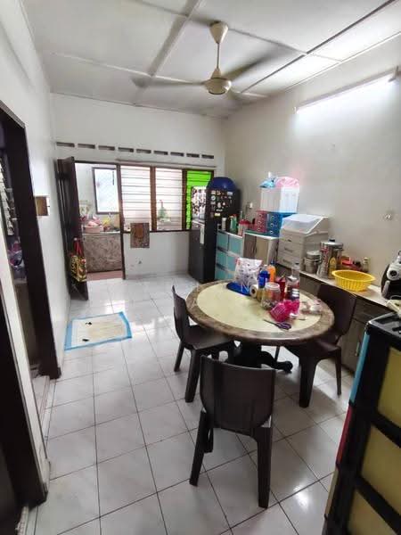 1-storey Terraced House for Sale in Telok Panglima Garang (Selangor) - Stephanie Yap - Kitchen - PropertyGuru.com.my