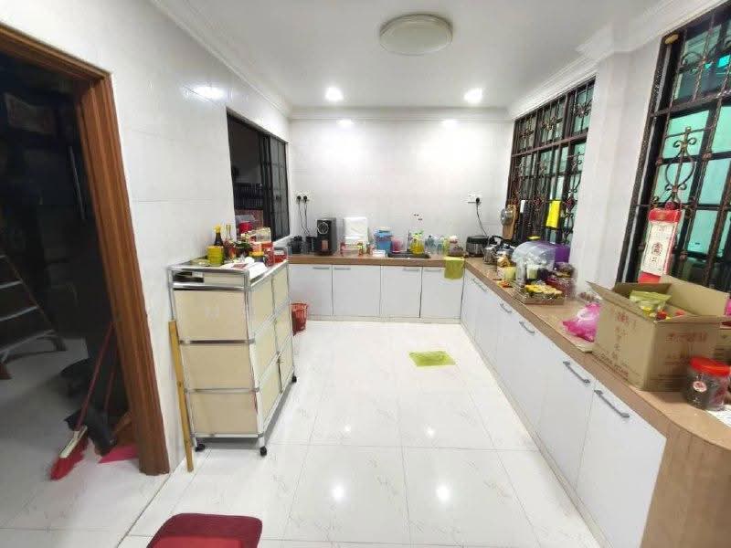 Rumah Berkembar untuk Dijual di Taman Pelangi Indah (Ulu Tiram) - Melinda Ee - Kitchen - PropertyGuru.com.my