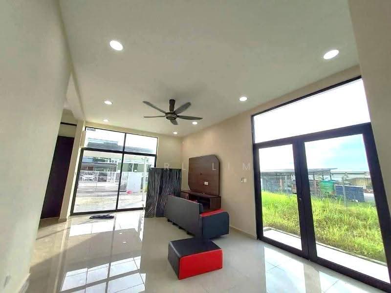 2-storey Terraced House for Sale in Bandar Seri Alam (Masai) - Karl Lim - Living Room - PropertyGuru.com.my