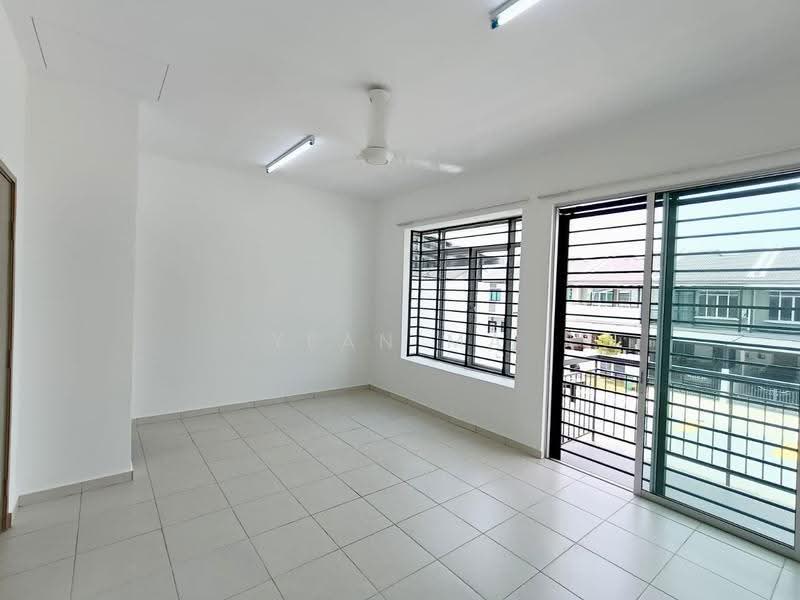 Terraced House for Rent in Taman Kundang Jaya (Rawang) - Yean Ma - Living Room - PropertyGuru.com.my