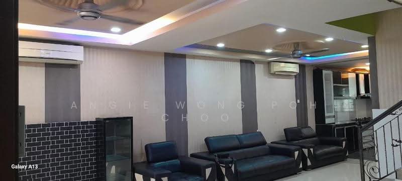 Rumah Teres 3-Tingkat untuk Dijual di Sentosa Villa (Kajang) - Angie Wong Poh Choo - Living Room - PropertyGuru.com.my