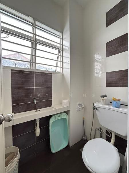 Rumah Teres 2-Tingkat untuk Dijual di Taman Setia Indah (Tebrau) - Jayden Ng - Bathroom - PropertyGuru.com.my