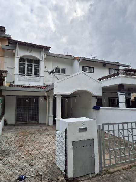 2-storey Terraced House for Sale in Taman Puncak Jalil (Seri Kembangan) - Vincent Lee - Exterior - PropertyGuru.com.my