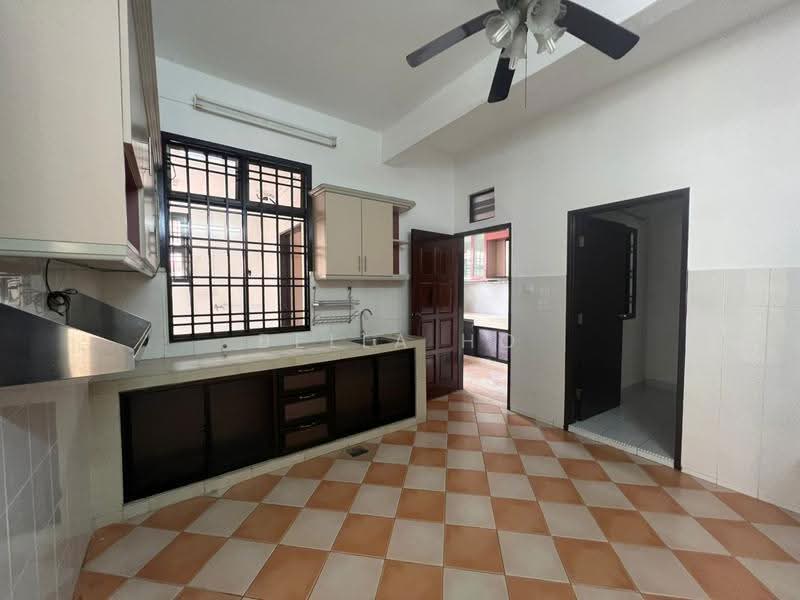 2-storey Terraced House for Sale in Taman Desa Tebrau (Tebrau) - Bella Ho - Kitchen - PropertyGuru.com.my