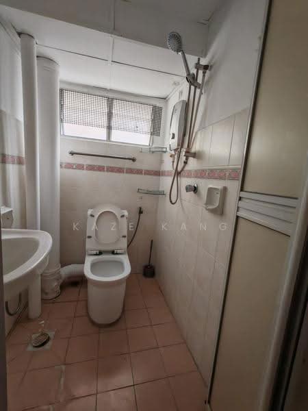 Pangsapuri untuk Disewa di Taman Kristal - Kaze Kang - Bathroom - PropertyGuru.com.my