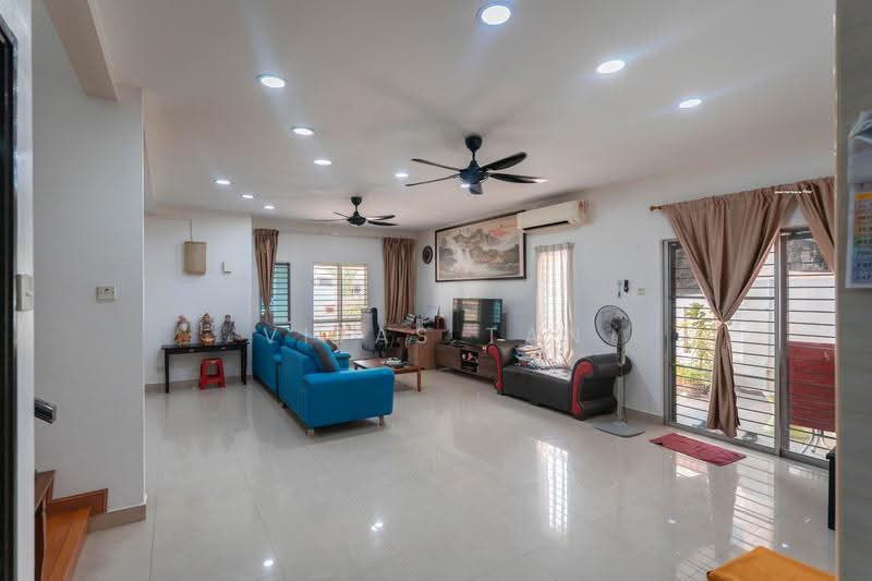Rumah Berkembar untuk Dijual di Taman Aman Perdana (Kapar) - Vitas Tan - Living Room - PropertyGuru.com.my