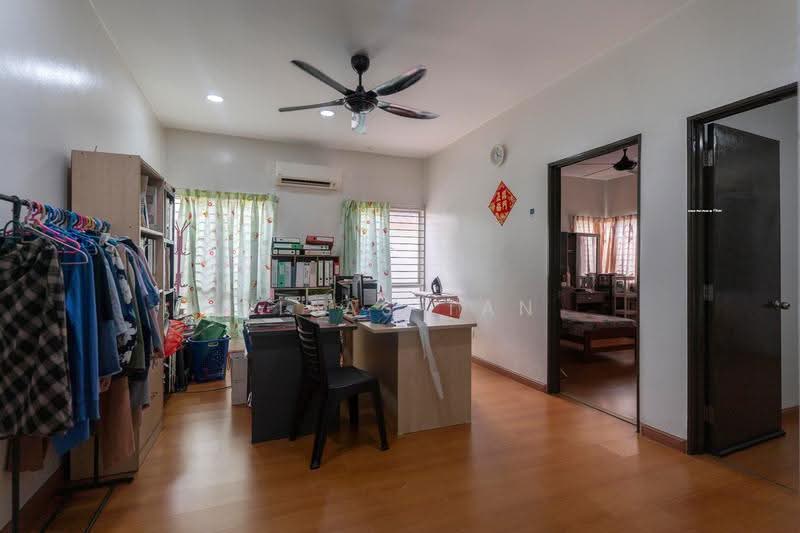 Rumah Berkembar untuk Dijual di Taman Aman Perdana (Kapar) - Vitas Tan - Study - PropertyGuru.com.my