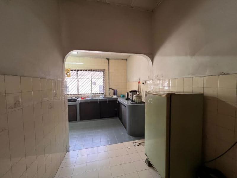 1-storey Terraced House for Sale in Taman Putri Kulai (Kulai) - Bella Ho - Kitchen - PropertyGuru.com.my