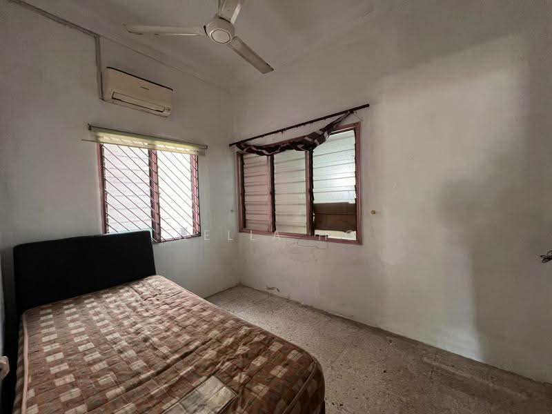 1-storey Terraced House for Sale in Taman Putri Kulai (Kulai) - Bella Ho - Bedroom - PropertyGuru.com.my