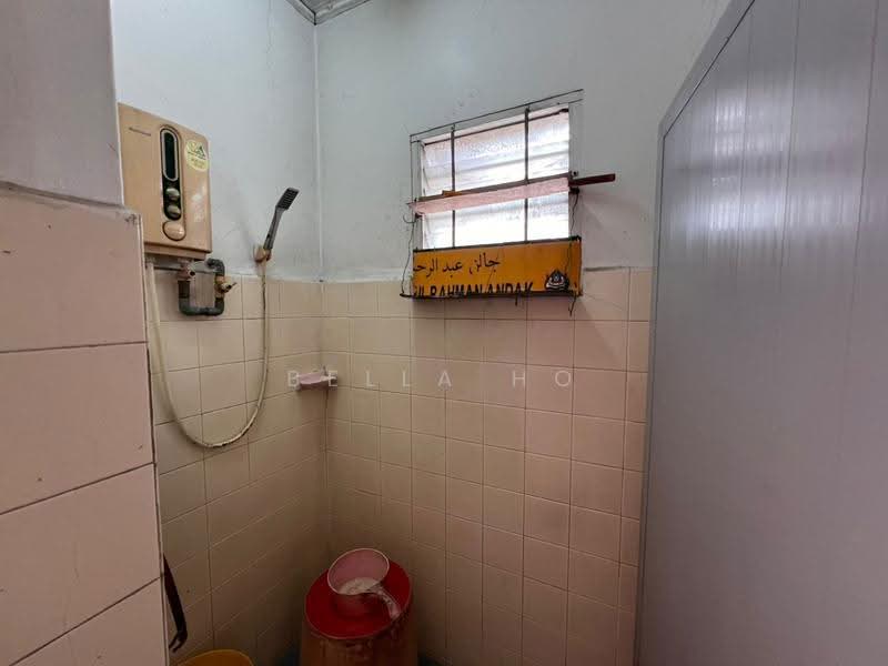 1-storey Terraced House for Sale in Taman Putri Kulai (Kulai) - Bella Ho - Bathroom - PropertyGuru.com.my