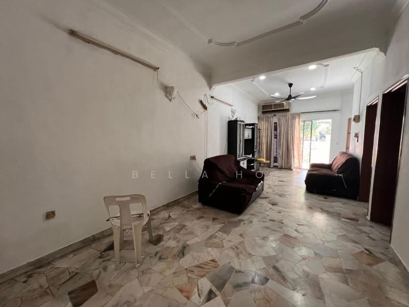 1-storey Terraced House for Sale in Taman Putri Kulai (Kulai) - Bella Ho - Living Room - PropertyGuru.com.my