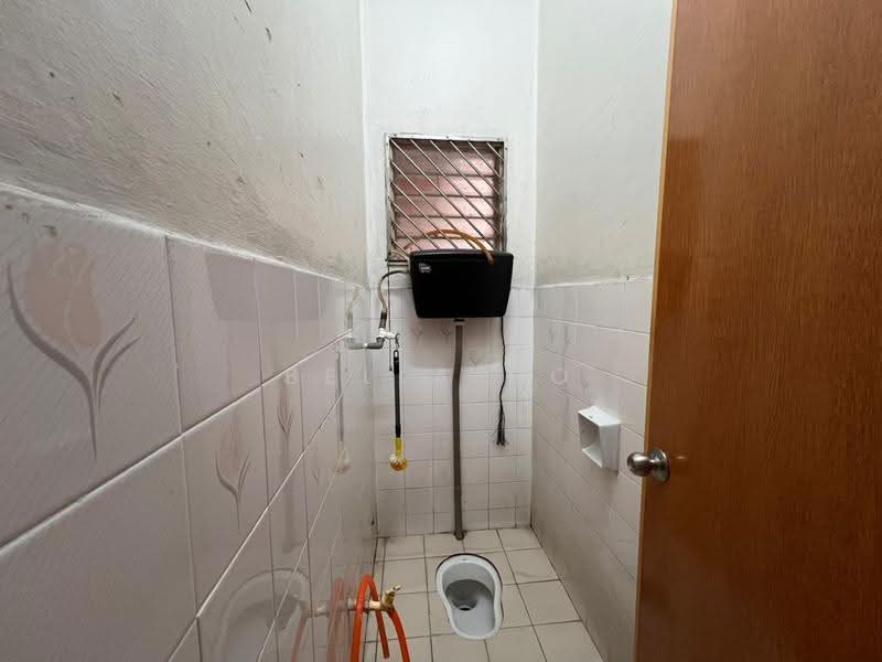 1-storey Terraced House for Sale in Taman Putri Kulai (Kulai) - Bella Ho - Bathroom - PropertyGuru.com.my