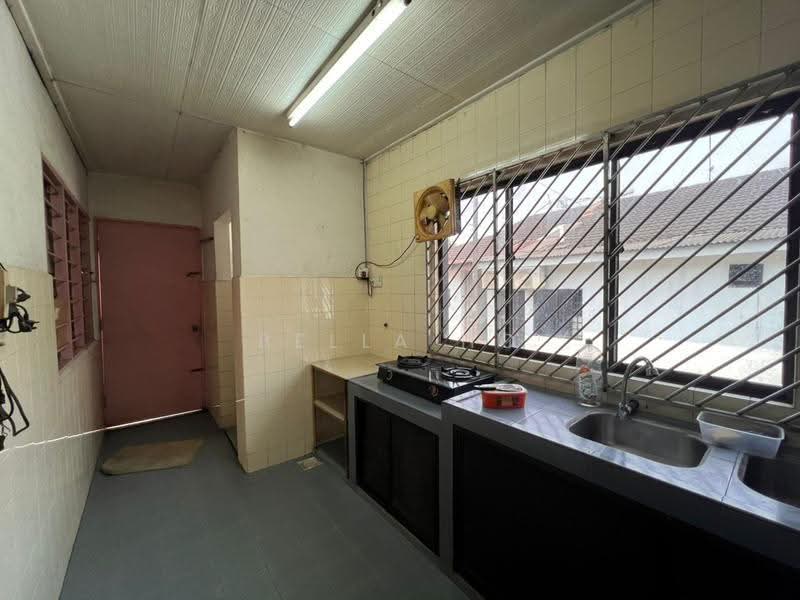 1-storey Terraced House for Sale in Taman Putri Kulai (Kulai) - Bella Ho - Kitchen - PropertyGuru.com.my