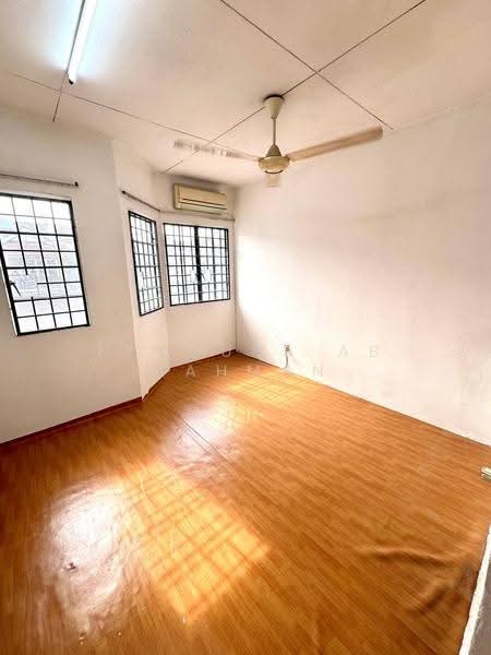 Rumah Teres 2-Tingkat untuk Dijual di Taman Industri Bolton (Batu Caves) - Norhuda Ab Rahman - Interior - PropertyGuru.com.my