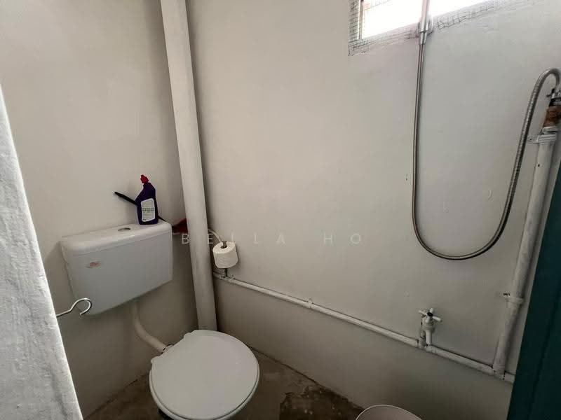 Shop for Rent in Taman Mas (Kulai) - Bella Ho - Bathroom - PropertyGuru.com.my