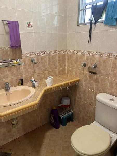 Rumah Teres untuk Dijual di Taman Pinggiran Putra (Seri Kembangan) - Sook Kuan Chan - Bathroom - PropertyGuru.com.my