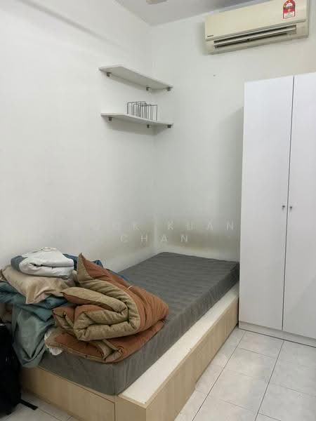 Rumah Teres untuk Dijual di Taman Pinggiran Putra (Seri Kembangan) - Sook Kuan Chan - Bedroom - PropertyGuru.com.my