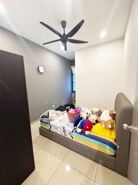 Rumah Teres 2-Tingkat untuk Dijual di Taman Bukit Jaya (Ulu Tiram) - June Tan - Bedroom - PropertyGuru.com.my