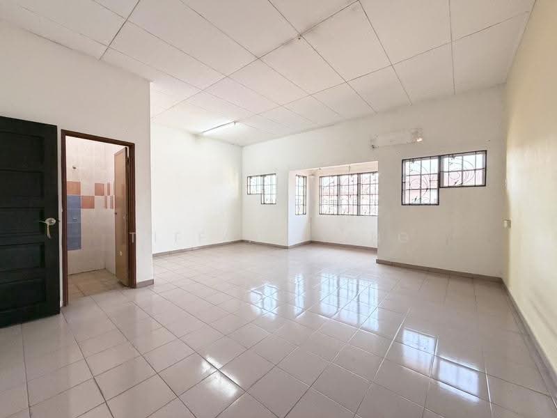 Rumah Teres 2-Tingkat untuk Dijual di Taman Sungai Agas (Kapar) - Tiffany Yang - Master Bedroom - PropertyGuru.com.my