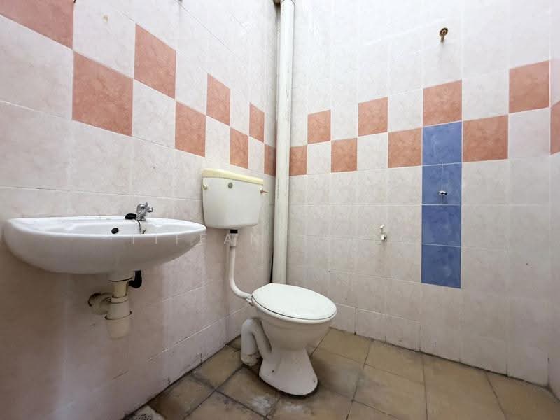 Rumah Teres 2-Tingkat untuk Dijual di Taman Sungai Agas (Kapar) - Tiffany Yang - Bathroom - PropertyGuru.com.my