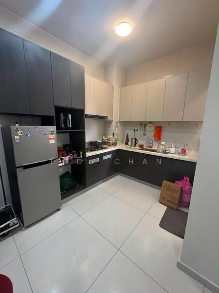 Kondominium untuk Dijual di Bay Point @ Country Garden Danga Bay - Eddy Chan - Kitchen - PropertyGuru.com.my