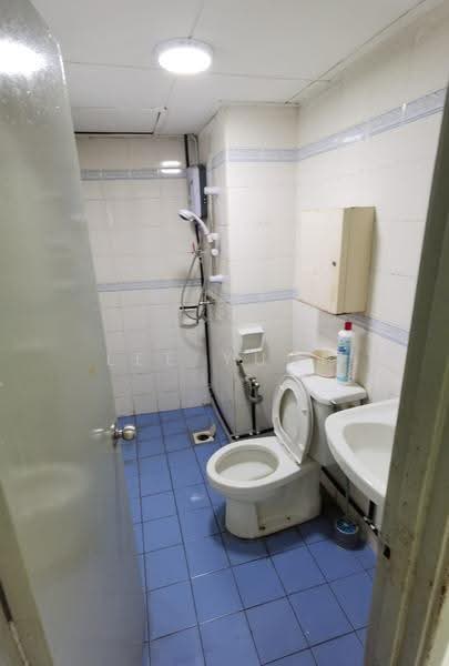 Kondominium untuk Disewa di Casa Venicia Greenview Tower - Lee Yuqi - Bathroom - PropertyGuru.com.my