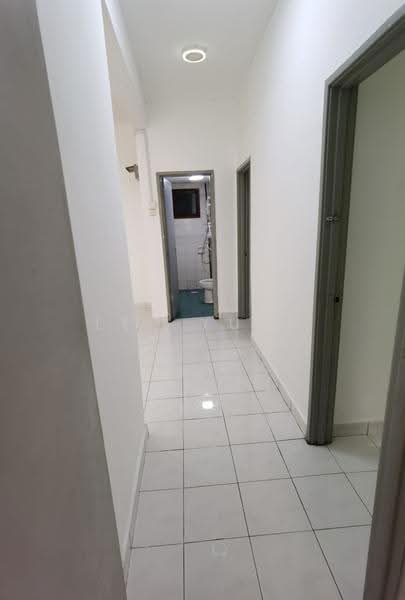 Kondominium untuk Disewa di Casa Venicia Greenview Tower - Lee Yuqi - Corridor - PropertyGuru.com.my