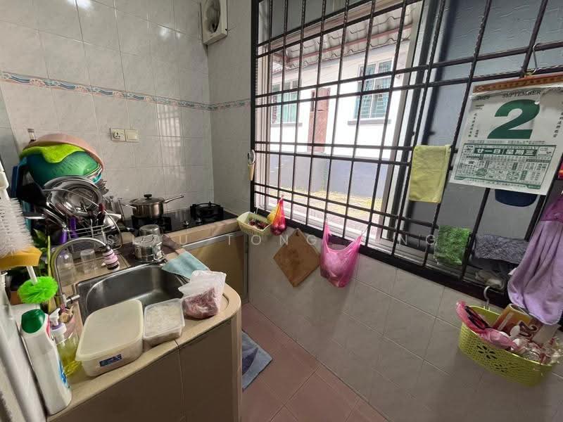 Rumah Teres 2-Tingkat untuk Dijual di Taman Seri Orkid (Skudai) - Siau Tong Ling - Kitchen - PropertyGuru.com.my