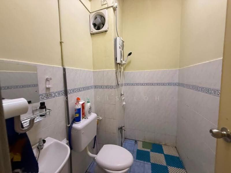 Townhouse for Rent in Johor Bahru (Johor) - Kyoris Loh - Bathroom - PropertyGuru.com.my
