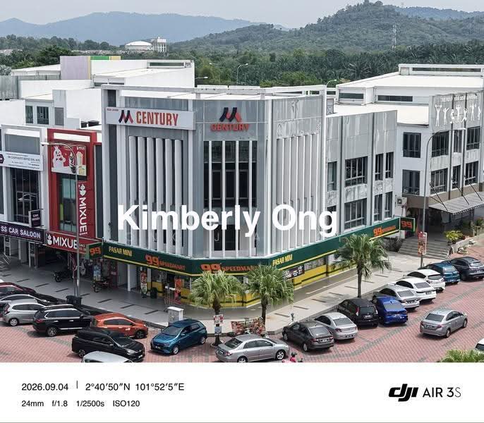 Shop / Office for Rent in Sendayan Merchant Square Shoplot Facing Main Road (Bandar Sri Sendayan) - Ong Jia Hui - Exterior - PropertyGuru.com.my