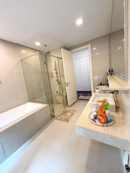 Kondominium untuk Dijual di Sastra U-Thant - JK Leong - Bathroom - PropertyGuru.com.my