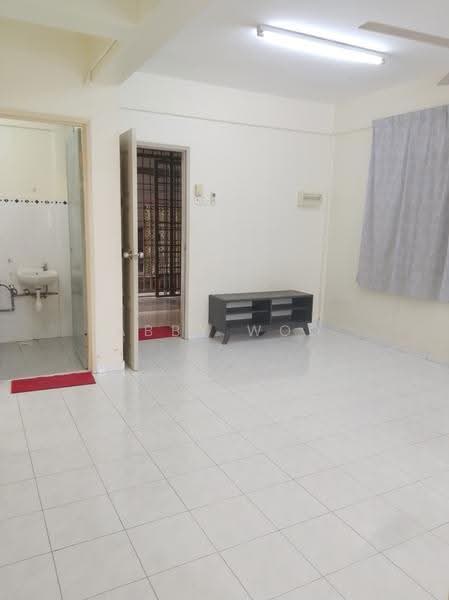 Kondominium untuk Disewa di Azuria Condominium - Abby Woo - Living Room - PropertyGuru.com.my