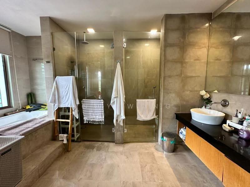 Rumah Berkembar untuk Dijual di Mont Kiara (Kuala Lumpur) - Andy Wong - Bathroom - PropertyGuru.com.my