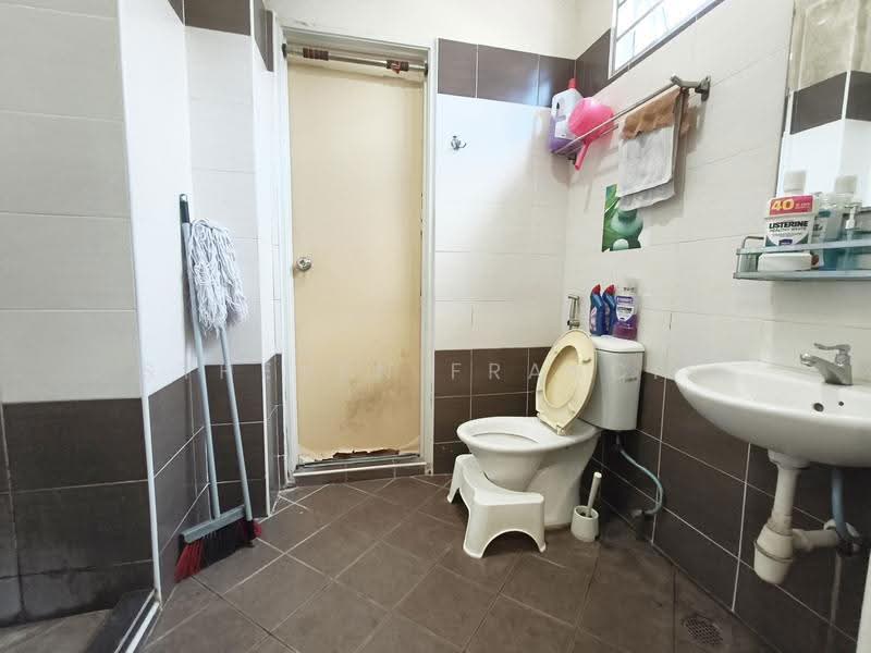 Semi-Detached House for Sale in Gombak (Kuala Lumpur) - Stheven Francis - Bathroom - PropertyGuru.com.my