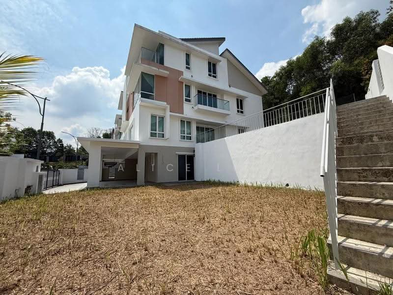 Rumah Berkembar untuk Dijual di Bandar Sungai Long (Selangor) - Alice Low - Exterior - PropertyGuru.com.my