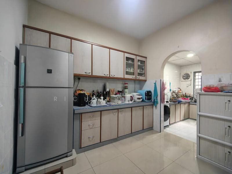 Rumah Teres 2-Tingkat untuk Dijual di Taman Sea (Petaling Jaya) - Richard Liew - Kitchen - PropertyGuru.com.my