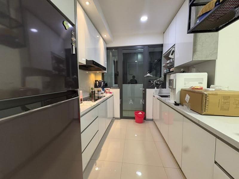 Kediaman Servis untuk Dijual di United Point (Residensi Berpadu) - BC TAN - Kitchen - PropertyGuru.com.my