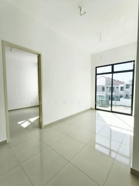 Rumah Kluster untuk Dijual di Taman Mount Austin (Tebrau) - Queenie Ng - Interior - PropertyGuru.com.my