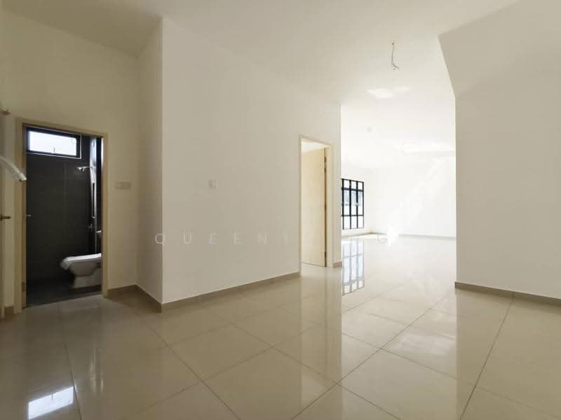 Rumah Kluster untuk Dijual di Taman Mount Austin (Tebrau) - Queenie Ng - PropertyGuru.com.my