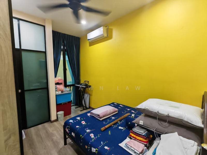 Rumah Teres 2-Tingkat untuk Dijual di Bandar Seri Alam (Masai) - Shawn Law - Bedroom - PropertyGuru.com.my