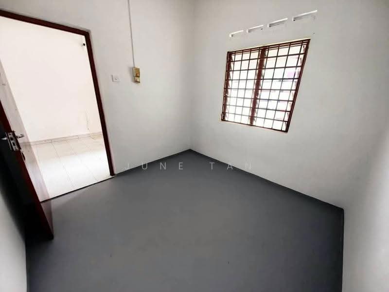Rumah Teres untuk Dijual di Taman Bukit Jaya (Ulu Tiram) - June Tan - PropertyGuru.com.my