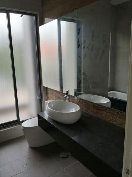 Semi-Detached House for Sale in Ampang Saujana (Ampang) - Amir Fauzi - Bathroom - PropertyGuru.com.my
